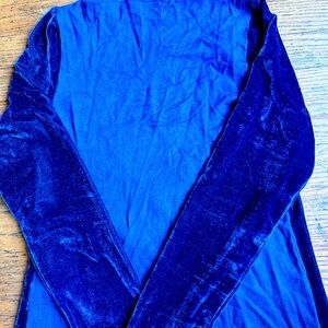 Blue/greenish velvety long sleeve top